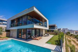 Bazén v ubytování Villa Santa Catarina nebo v jeho okolí