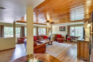 Gallery image of Large Yard with Fire Pit Show Low Cabin in Show Low