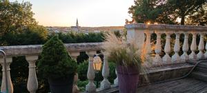 Vonkajšia záhrada v ubytovaní Gîte de charme atypique vue panoramique