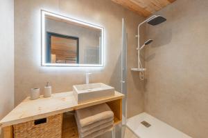 Ένα μπάνιο στο Chalet luxe & spa, BLACK PEARL +41 φωτογραφίες