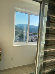 Nespecifikovaný výhled na hory nebo výhled na hory při pohledu z apartmánu