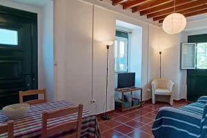 Μια τηλεόραση ή/και κέντρο ψυχαγωγίας στο Casa 2 Jardins