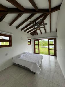 Katil atau katil-katil dalam bilik di La Ilusion luxury farm-house