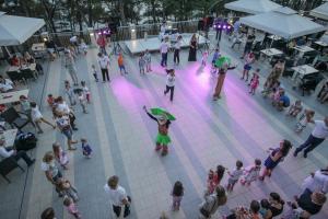 an overhead view of a crowd of people on a dance floor at Family Hotel Vespera in Mali Lošinj