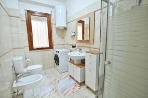 Gallery image of Geny's House in Shkodër +26 photos