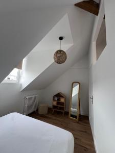 Giường trong phòng chung tại Villa Saint Louis 5 +4 ảnh