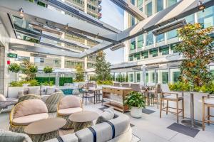Posezení v ubytování AZUR Legacy Collection Hotel