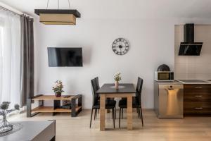 Zdjęcie z galerii obiektu Apartament LOFT 4 osoby, balkon, miejsce postojowe w Krakowie