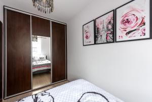 Zdjęcie z galerii obiektu Apartament LOFT 4 osoby, balkon, miejsce postojowe w Krakowie +33 zdjęcia