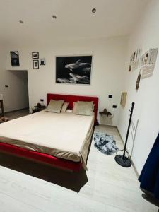 Postel nebo postele na pokoji v ubytování Ocean Suite con letto ad acqua