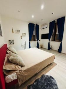 Postel nebo postele na pokoji v ubytování Ocean Suite con letto ad acqua