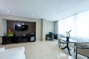 Uma TV ou centro de entretenimento em Hotel El Panama by Faranda Grand, a member of Radisson Individuals