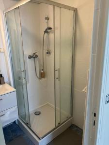 Koupelna v ubytování Nid douillet au cœur de Sens + 31 fotografií