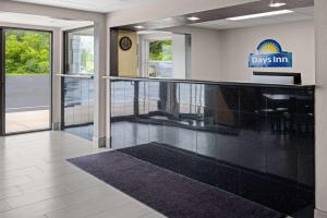Posezení v ubytování Days Inn by Wyndham Hornell NY