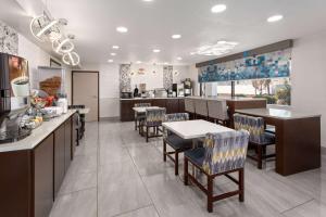Restaurace v ubytování Super 8 by Wyndham Prattville Montgomery