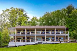 Zahrada ubytování Days Inn by Wyndham Wurtsboro