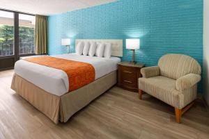 Letto o letti in una camera di Inn at Atlantic City Hotel & Banquet