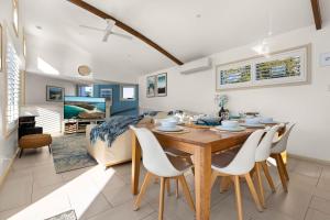 Istumisnurk majutusasutuses White Sands Deck House by Experience Jervis Bay