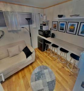Et sittehjørne på Apartment with parking and sauna