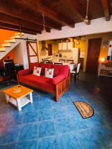 Kuchyň nebo kuchyňský kout v ubytování Cabaña cerca del lago y supermercados mayoristas.