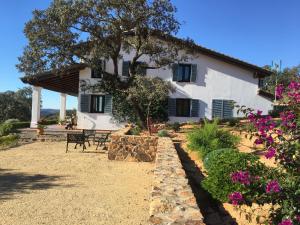 Imagen de la galería de Casa Rural La Alcornocosa, en El Castillo de las Guardas