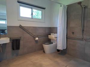 Ένα μπάνιο στο Prom Port Holiday Cottages-Wilsons Prom,Port Welshpool,Whale Watching,Fishing +48 φωτογραφίες