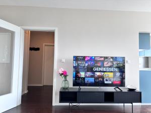 Gallery image of RAUM2GO - NO2 zentrales 2-Zimmer apartment DESIGN & BLICK in Wiesbaden