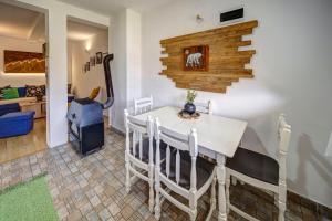 Postel nebo postele na pokoji v ubytování Apartmani ZELENI MEDA + 37 fotografií