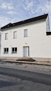 Budova, kde se apartmán nachází + 32 fotografií