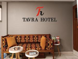 A seating area at Tavra hotel
