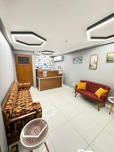 A seating area at Tavra hotel
