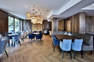 Posedenie v ubytovaní APLEND Hotel Ovruč