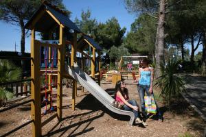 Ο χώρος παιχνιδιού για παιδιά στο Villaggio Club Degli Ulivi