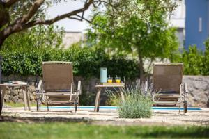 Vonkajšia záhrada v ubytovaní Premium Villa - pool, big garden, seaside town