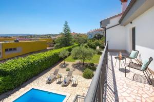 Bazén v ubytovaní Premium Villa - pool, big garden, seaside town alebo v jeho blízkosti