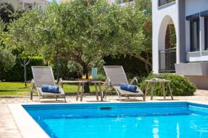 Bazén v ubytovaní Premium Villa - pool, big garden, seaside town alebo v jeho blízkosti