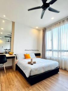 Ένα ή περισσότερα κρεβάτια σε δωμάτιο στο Landmark Residence 1 - Studio for two, Pool View, Nice View