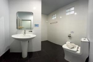 Koupelna v ubytování Arawan Beach Resort Krabi