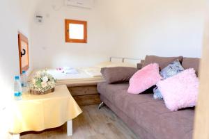 Posezení v ubytování Glamping Rajska vas