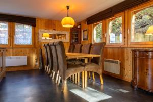 Кухня или мини-кухня в Chalet Marianne - Nendaz, cosy & close to ski lift 4 Vallées
