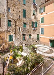 Το κτήριο όπου στεγάζεται  το διαμέρισμα