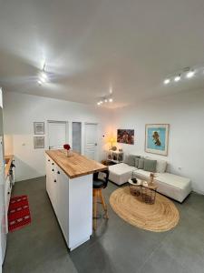 A kitchen or kitchenette at Asterias