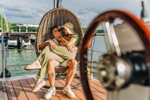 Hostia v ubytovaní Pirat Hotel & SPA-hotel z basenem
