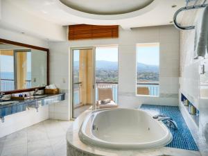 Ванная комната в Thalassa Boutique Hotel & Spa