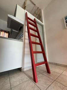 Knihovna v apartmánu