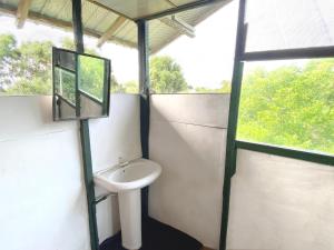 Bilik mandi di Single Trees Yala