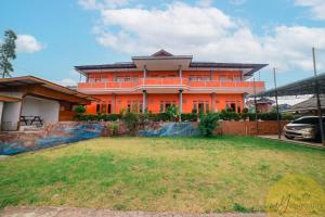 Budova, kde se hotel nachází + 52 fotografií