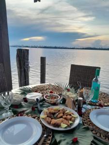 Φαγητό σε αυτός ο ξενώνας ή κάπου εκεί κοντά