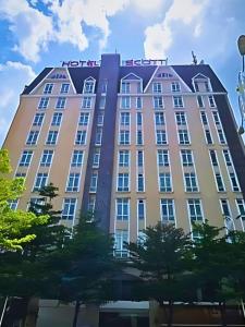 Das Gebäude in dem sich das Hotel befindet