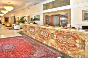 Lobby alebo recepcia v ubytovaní Hotel Internazionale Terme + 37 fotografií